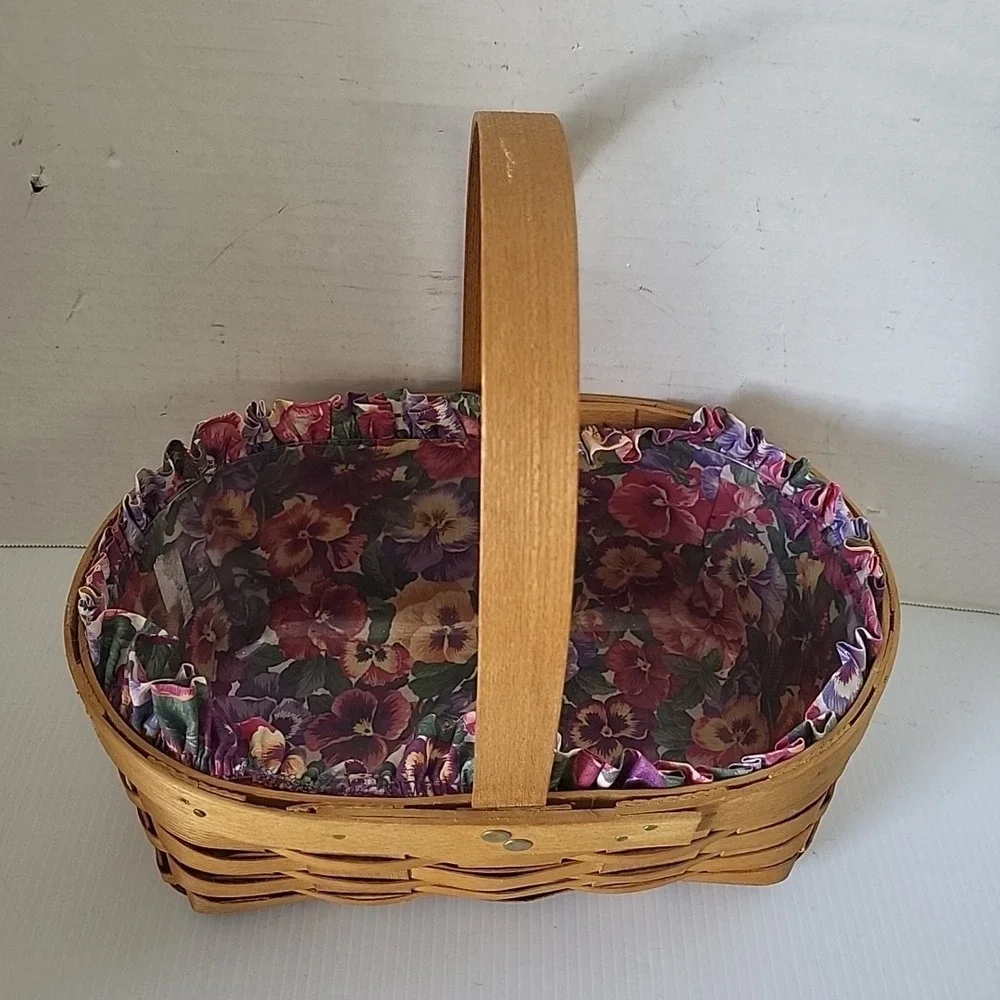 Peterboro Basket Company 1854 - Basket with handle‎ W Floral Liner